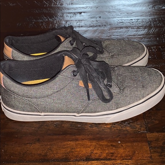 Vans - Picture 2 of 5